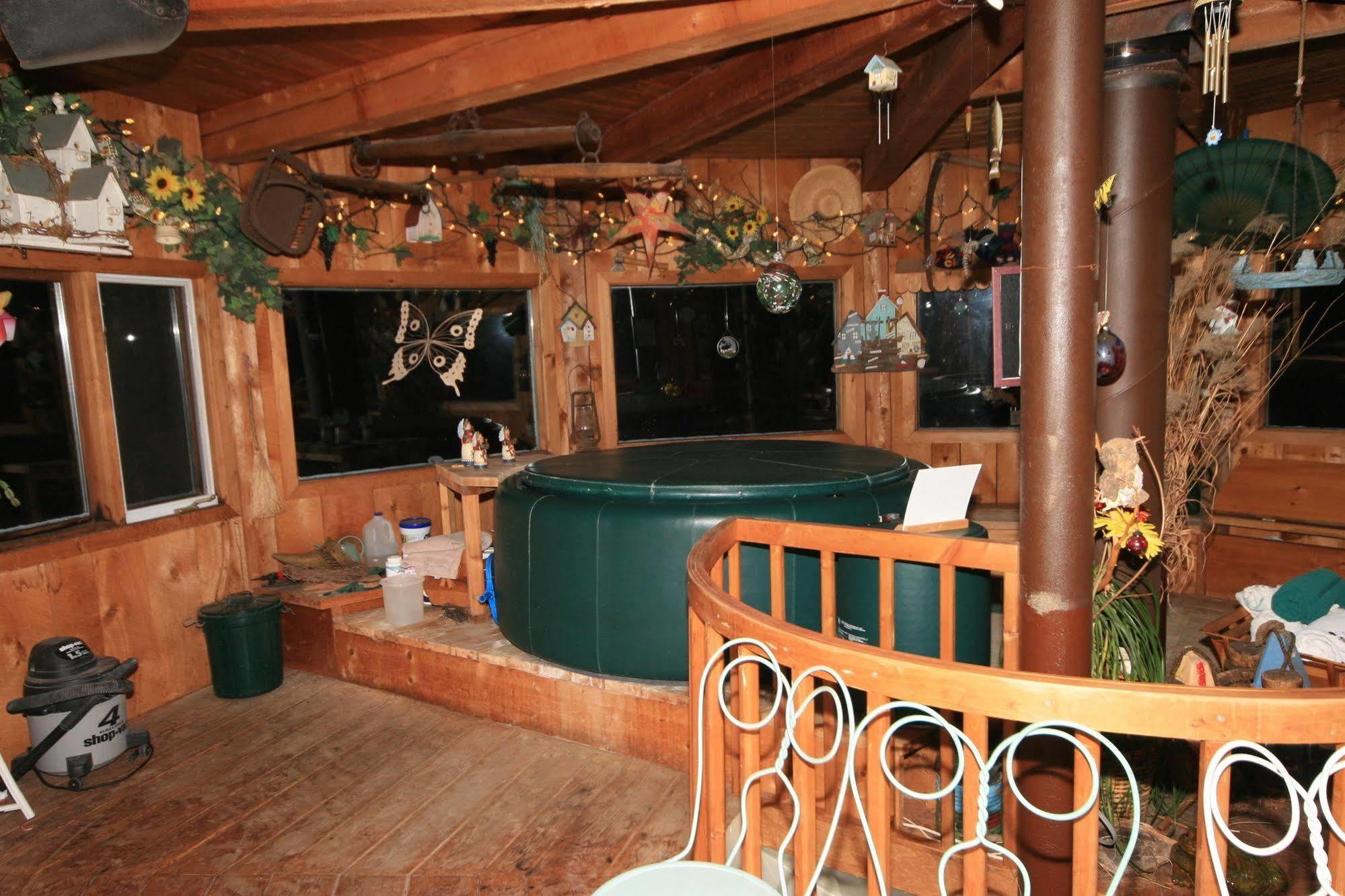 Stouffermill Bed & Breakfast Algonquin Highlands Esterno foto