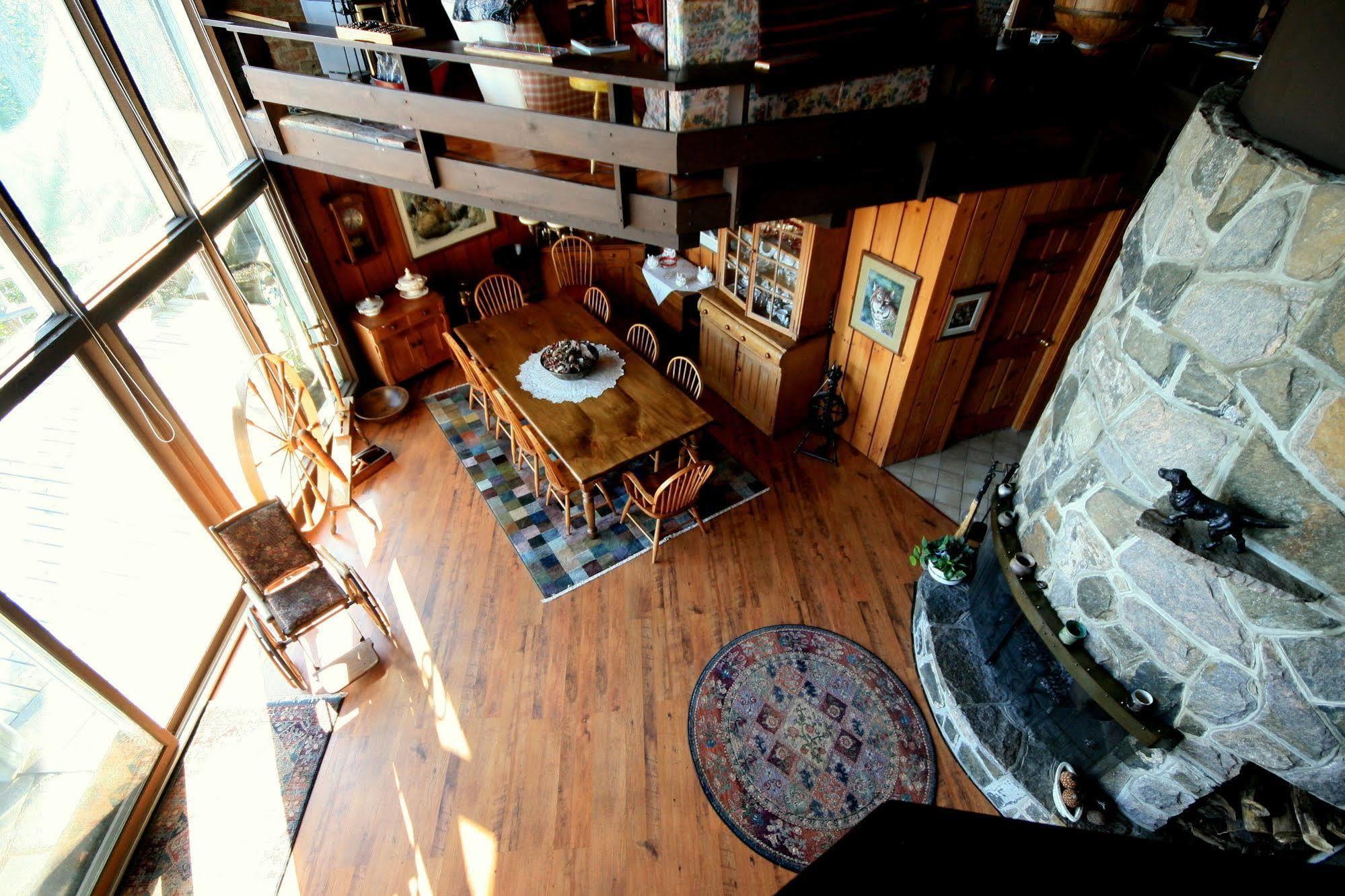 Stouffermill Bed & Breakfast Algonquin Highlands Esterno foto